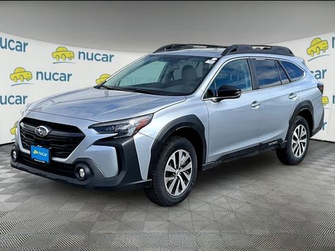 Used 2024 Subaru Outback Premium AWD/4WD image 3