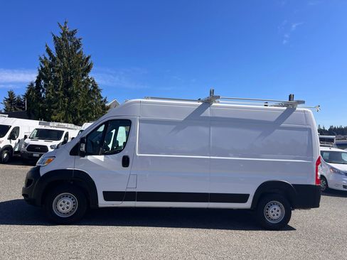 Used 2024 RAM ProMaster 2500 w/ Convenience Group FWD image 4