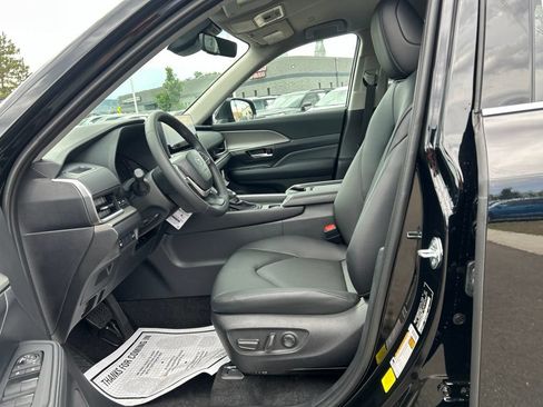 Used 2026 Toyota Grand Highlander FWD image 25