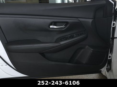 Used 2022 Nissan Sentra SV FWD image 25