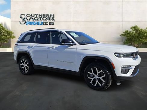 Used 2025 Jeep Grand Cherokee Limited AWD/4WD image 7