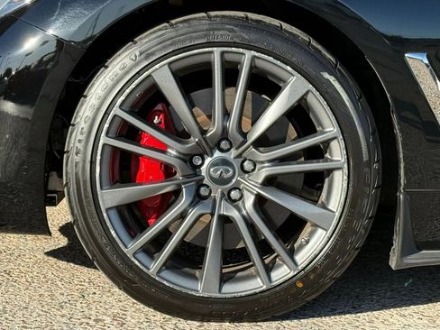 Used 2017 INFINITI Q60 Red Sport 400 image 27