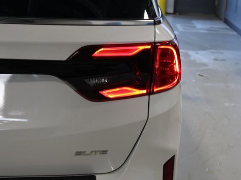 Used 2025 Honda Odyssey Elite image 51