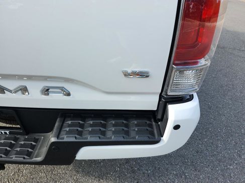 Used 2019 Toyota Tacoma Limited image 5