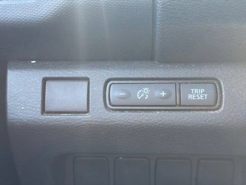 Used 2023 Nissan Frontier SV w/ Tow Package RWD image 24