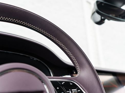 Certified 2025 Bentley Flying Spur Plug-In Hybrid AWD/4WD image 33