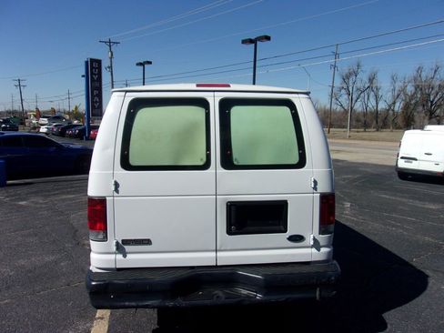 Used 2008 Ford E-150 and Econoline 150 E-150 Commercial image 6