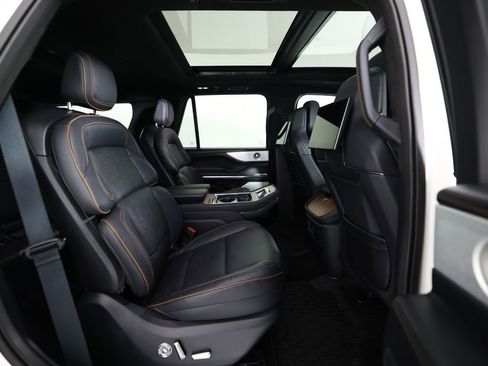 Used 2025 Lincoln Navigator Black Label AWD/4WD image 11