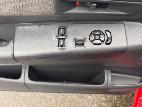 Used 2004 Dodge Dakota Sport w/ Deluxe Convenience Group image 18