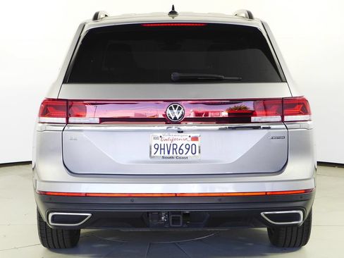 Used 2024 Volkswagen Atlas SE w/ Black Wheel Package AWD/4WD image 8
