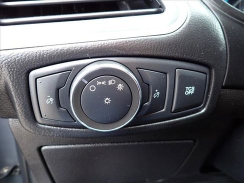 Used 2022 Ford Edge SEL image 16