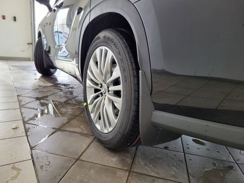 New 2026 Toyota Highlander Platinum image 20