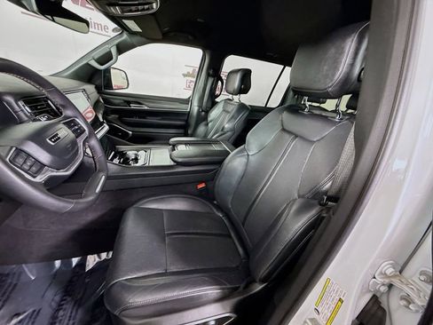 Used 2024 Jeep Wagoneer L Series II w/ Flexible Seating Group AWD/4WD image 26