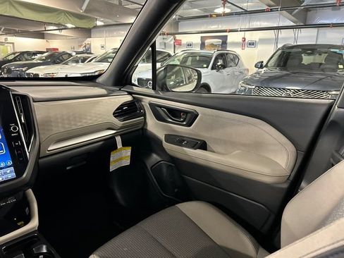 Used 2026 Subaru Forester Premium AWD/4WD image 24
