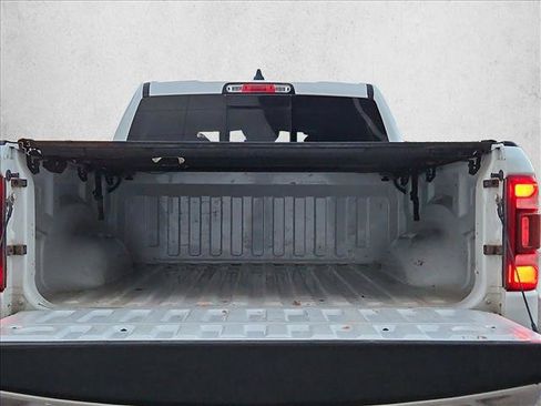 Used 2022 RAM 1500 Laramie AWD/4WD image 6