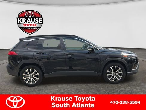 Used 2023 Toyota Corolla Cross XLE AWD/4WD image 4