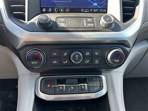 Used 2023 GMC Acadia SLT w/ Preferred Package image 29