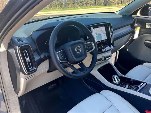 New 2026 Volvo XC40 B5 Plus image 31