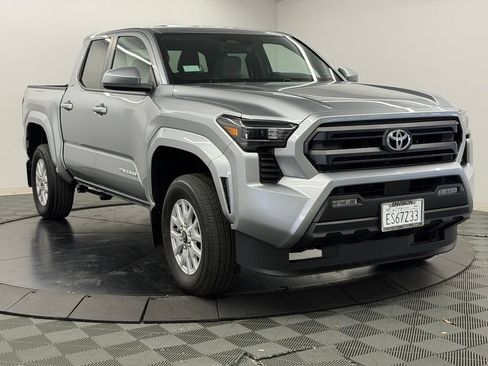 Used 2026 Toyota Tacoma SR5 RWD image 8
