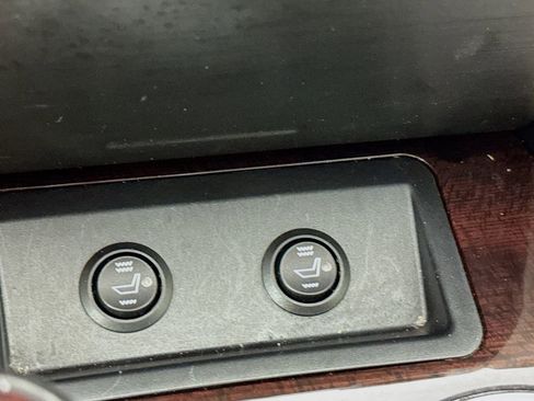 Used 2013 Toyota Camry XLE w/ Convenience Pkg image 24