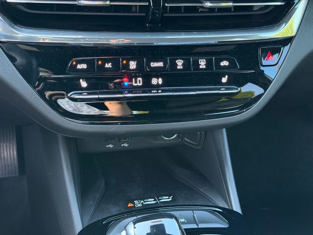 New 2026 Buick Envista Sport Touring FWD image 23
