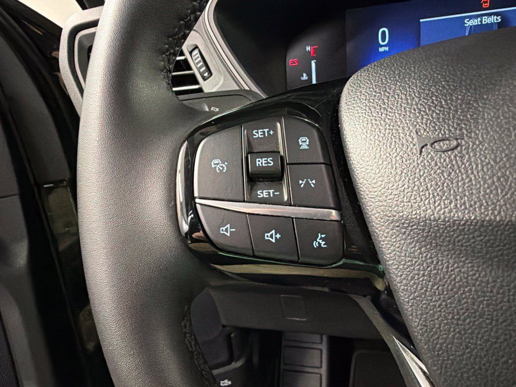 Used 2023 Ford Escape Active w/ Tech Pack #1 AWD/4WD image 17