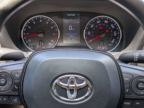 Used 2021 Toyota RAV4 LE AWD/4WD image 25