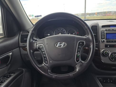 Used 2012 Hyundai Santa Fe SE image 24