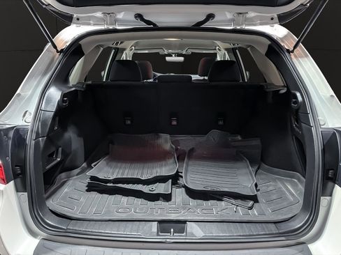 Used 2019 Subaru Outback 2.5i Premium image 9
