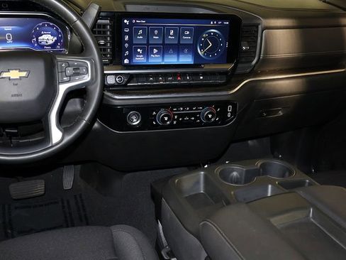 Used 2023 Chevrolet Silverado 1500 LT AWD/4WD image 17