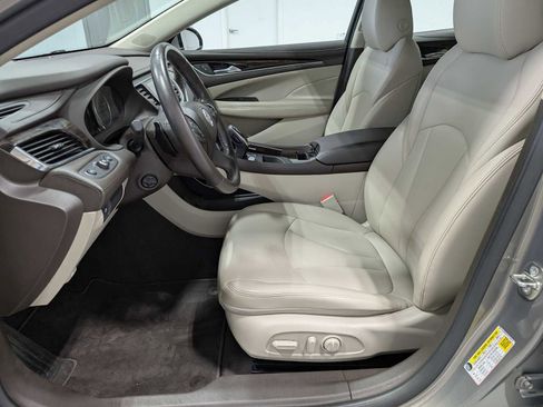 Used 2017 Buick LaCrosse Preferred image 4