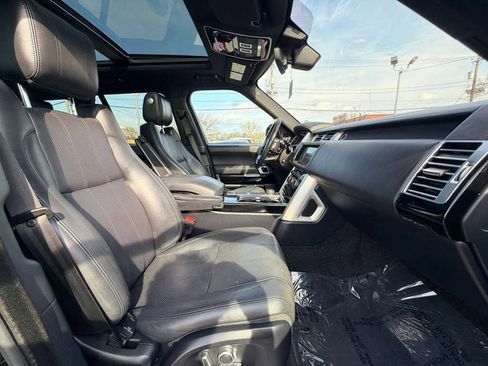 Used 2017 Land Rover Range Rover Supercharged AWD/4WD image 31