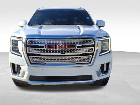 Used 2021 GMC Yukon XL SLT image 2