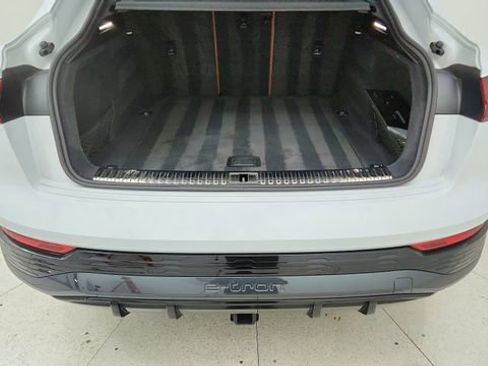 Used 2024 Audi Q8 e-tron Premium Plus w/ Premium Plus Package image 14