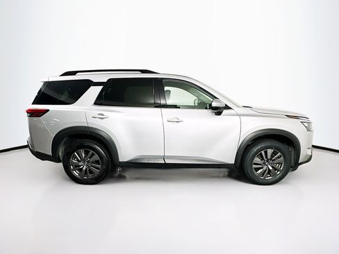 Used 2025 Nissan Pathfinder SV AWD/4WD image 10