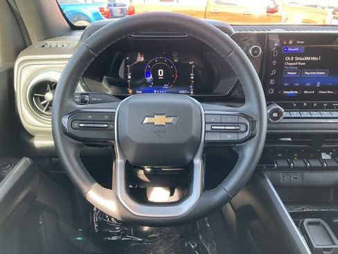 Used 2023 Chevrolet Colorado LT w/ LT Convenience Package II image 17