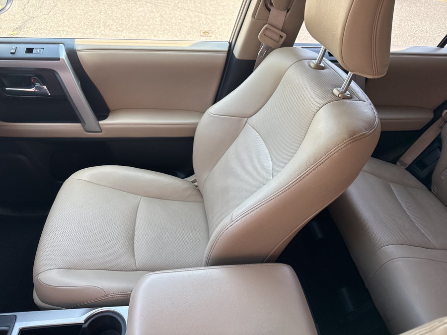 Used 2017 Toyota 4Runner Limited AWD/4WD image 17