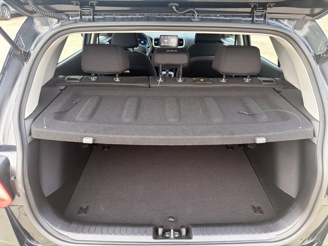 Used 2026 Hyundai Venue SE FWD image 16
