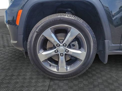 Used 2022 Jeep Grand Cherokee L Limited w/ MOPAR Finishing Package AWD/4WD image 13