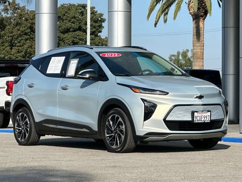 Used 2022 Chevrolet Bolt EUV Premier w/ Sun & Sound Package image 7