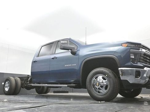 New 2026 Chevrolet Silverado 3500 LT w/ Convenience Package image 39