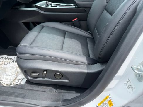 Used 2026 Chevrolet Equinox LT w/ Convenience Package II AWD/4WD image 12