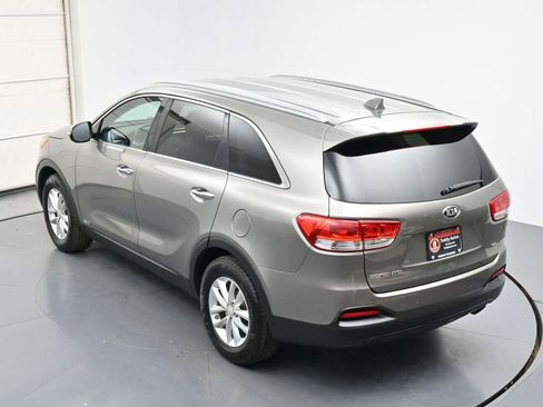 Used 2017 Kia Sorento AWD w/ LX Convenience Package image 33
