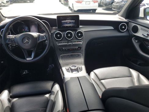 Used 2019 Mercedes-Benz GLC 300 w/ Premium Package image 15