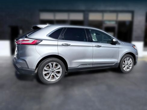 Used 2023 Ford Edge Titanium image 5