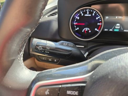 Used 2024 Kia Carnival LX image 24