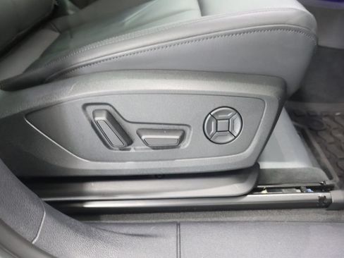 Certified 2023 Audi Q3 2.0T Premium Plus w/ Premium Plus Package AWD/4WD image 22