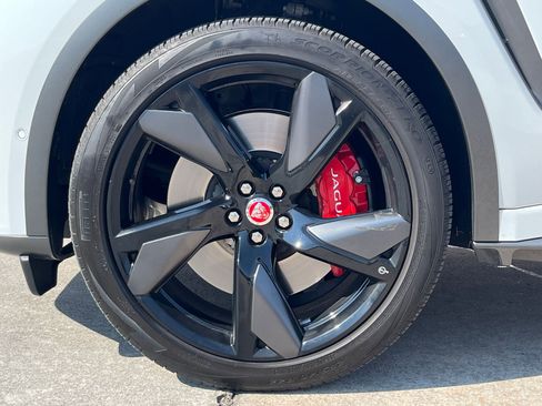 Used 2023 Jaguar F-PACE SVR image 29