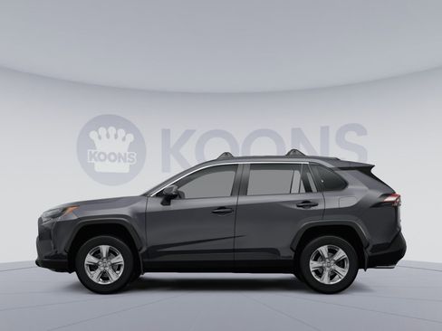 Used 2025 Toyota RAV4 XLE w/ Convenience Package image 2