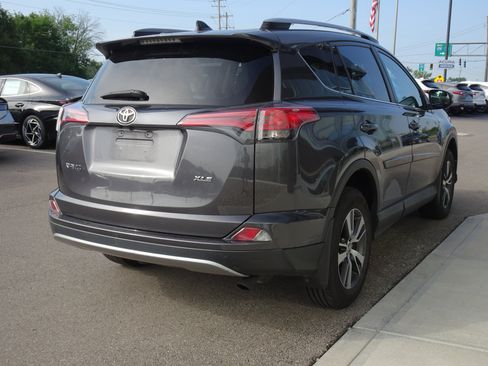 Used 2017 Toyota RAV4 XLE FWD image 5